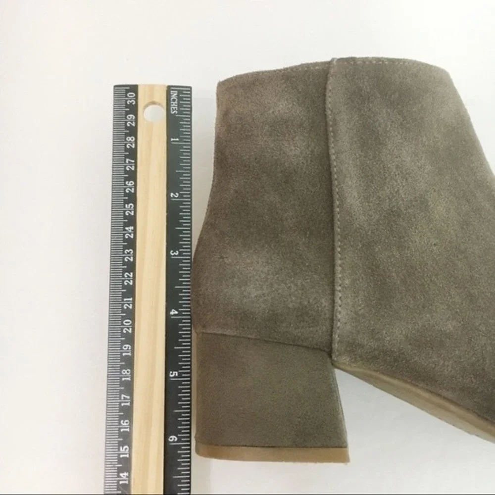 Kenneth Cole Womens Size 6 6M Dark‎ Taupe Brown Tan Suede Leather Ankle Boots